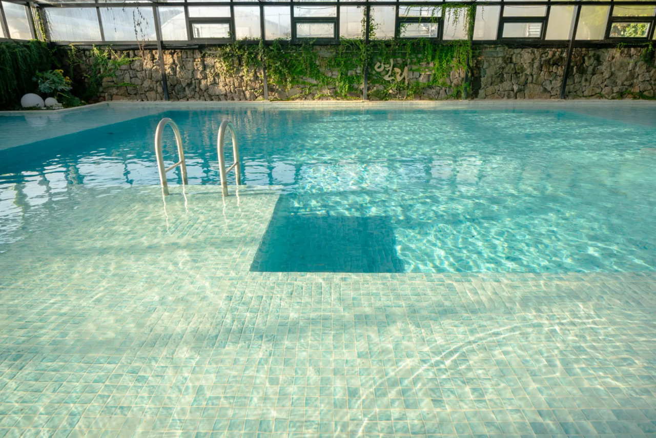 POOL 1
